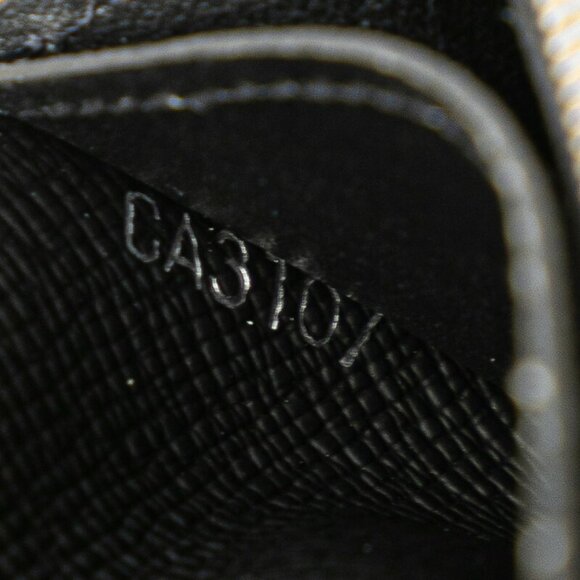 LOUIS VUITTON Black Leather Wallet - Picture 9 of 11